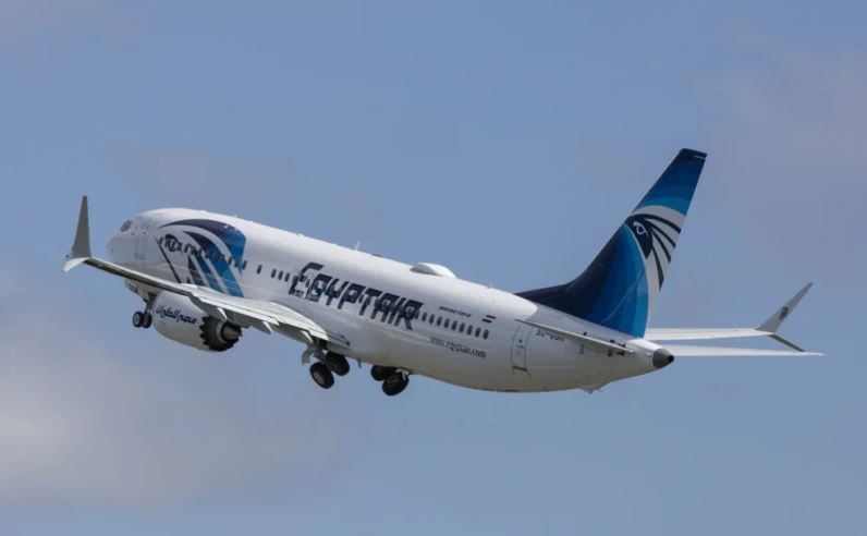 Hispaviacion's tweet image. ¡Hito en la aviación egipcia! ✈️ @EGYPTAIR recibe su primer Boeing 737 MAX 8 de manos de @SMBCAC para liderar su renovación de flota. Operará rutas a Europa y Oriente Medio con mayor eficiencia. 🌍
hispaviacion.es/egyptair-recib…
#EgyptAir #Boeing737MAX #AviationNews  @BoeingAirplanes