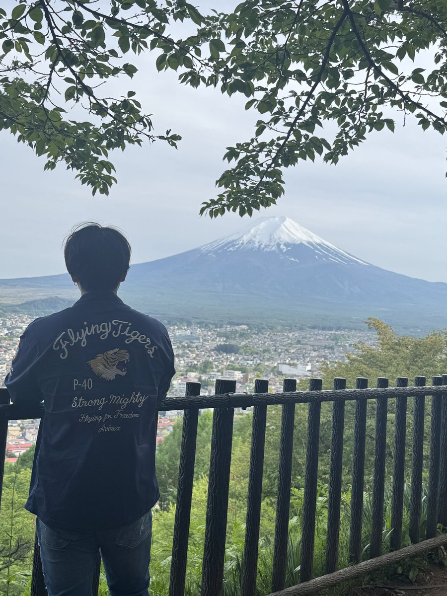 ConiferForests's tweet photo. 彼女と富士山満喫してきた🗻
予報は雨っぽかったけど、当日晴れてよかった☀️
最高のGWになりました https://t.co/BlWEua5lda