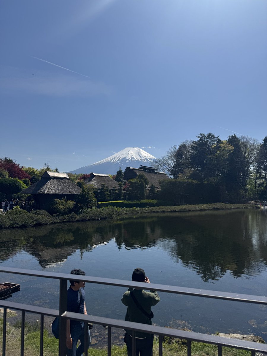 ConiferForests's tweet photo. 彼女と富士山満喫してきた🗻
予報は雨っぽかったけど、当日晴れてよかった☀️
最高のGWになりました https://t.co/BlWEua5lda