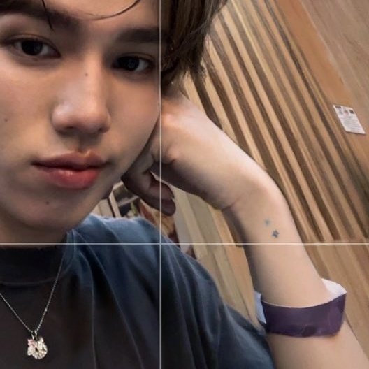 ดาวนี้บนมือฟลุ๊คปะ นี่พวกแกผลัดกันถือเองนี่5555555555555555555555555

#Destiny_MV #FLIO