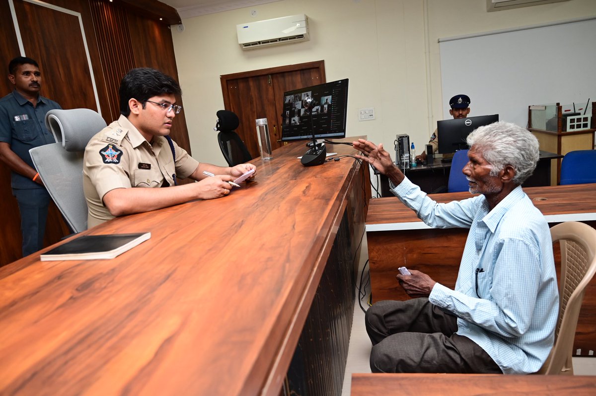 Eluru District Police tweet media
