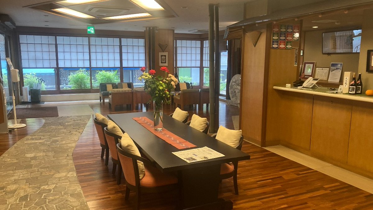 wweb's tweet photo. GW前半で山梨県下部温泉のホテル守田に宿泊。きれいなロビーや客室、極上源泉かけ流しゆる湯、朝食の源泉お粥、丁寧な接客、何をとっても最高な宿でした。またお邪魔します！　#身延町 #下部温泉
こちらで紹介しています。

https://t.co/C59xAkA38y https://t.co/kF08ISmlfW