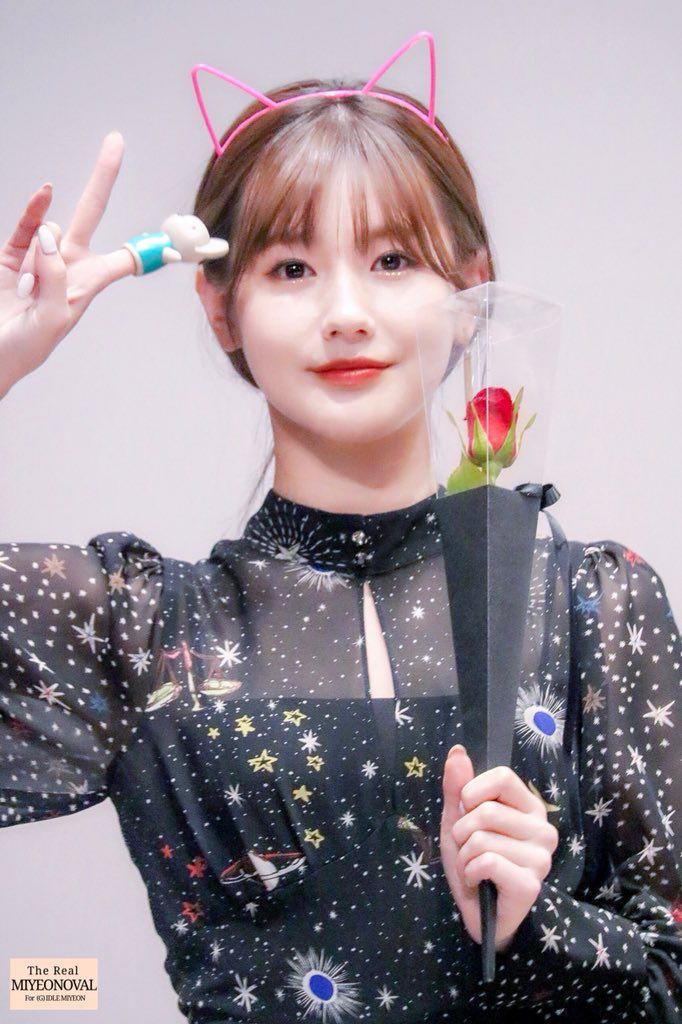 쀼려스 tweet media