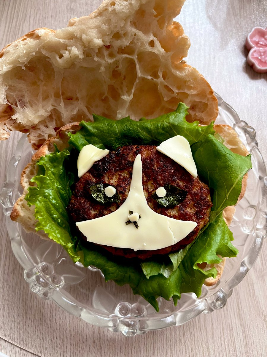 hey_funkyBaby's tweet photo. ただ穏やかな暮らしをしたいだけ https://t.co/JqLVMrScHK