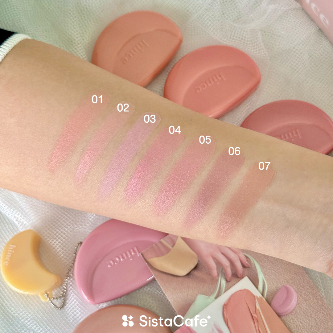 SistaCafePage's tweet photo. Cream-to-Powder Texture 💫 สีชัดแบบครีม เบลอผิวแบบแป้ง เกลี่ยง่าย 7 Shades 7 Moods 💗
ซิสแนะนำเบอร์ 03 สำหรับสาว cool tone และ 05 สำหรับสาว warm tone
#hince #hinceThailand #HalfMoonCheek #CreamToPowder #Blush #SistaCafe https://t.co/u2gE3SPUO7