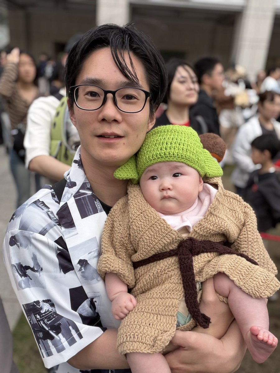HashibiloJapan's tweet photo. 娘をグローグーにする日。
最後はフォースの使い過ぎで眠ってしまいました。
@starwarsjapan 
#sw推し事キャンペーン
#マンドーグローグー https://t.co/7kd2cPkebN