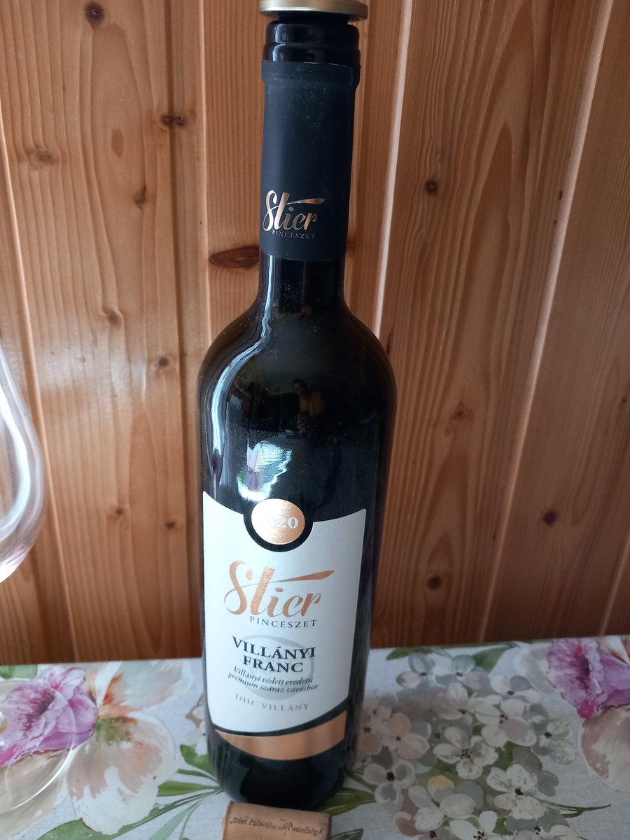 ciao_lasagne's tweet image. Mai kiválasztott! 🍇🍷

Stier Villányi Franc 2020

Korábban láthattad más évjáratban. 

Tavaly bontottam a 15-öst!
Ez még fiatalka, illata már most is fantasztikus. 

#winelovers
#invinoveritas