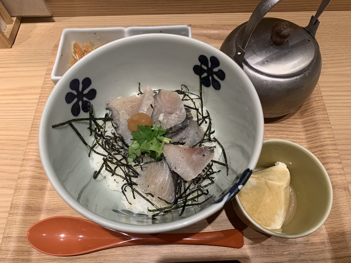 カフェ tweet media