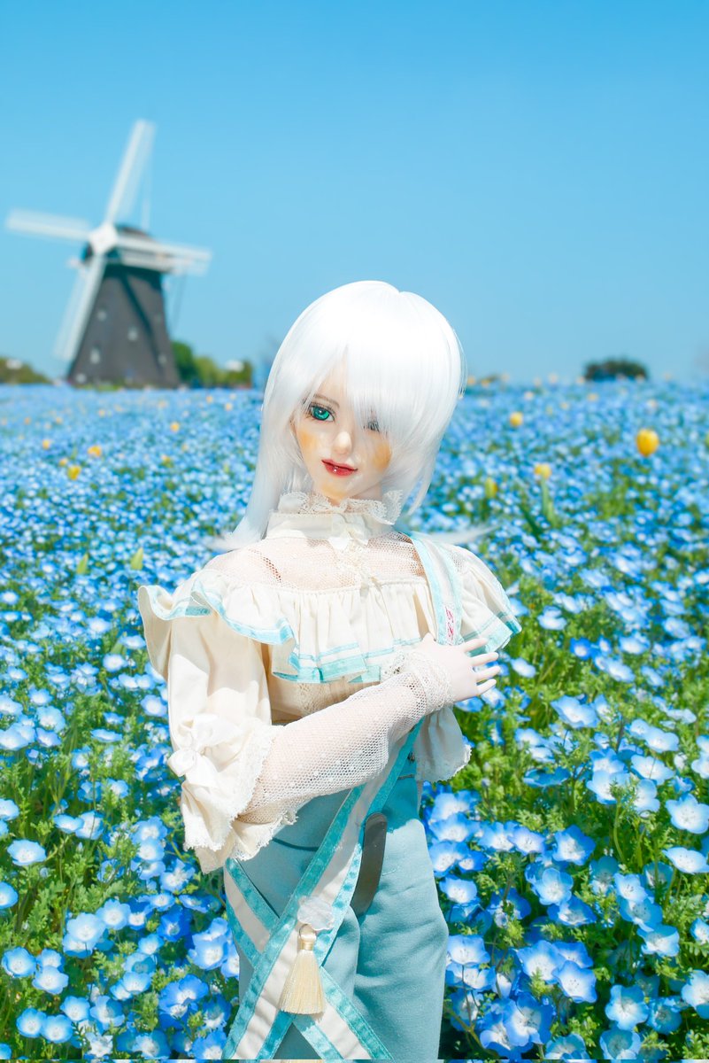 minaserunadoll3's tweet photo. 美しく、青く広がり続ける
この瞬間だけは私だけの世界🩵🤍☆。.:＊・゜

#創作人形 ギルバート🦇
#lafrigg https://t.co/rzvYa2GC2N