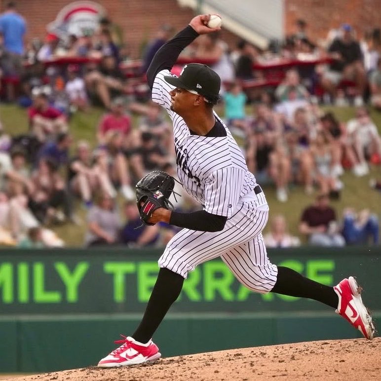 matthewcrory's tweet photo. Red Sox Director of pitching Ben Buck on breakout pitching prospect Anthony Eyanson: 

“He has, more than maybe anyone I’ve ever seen, this relentless obsession with better.”

from @alexspeier https://t.co/tWTu4ERIrs