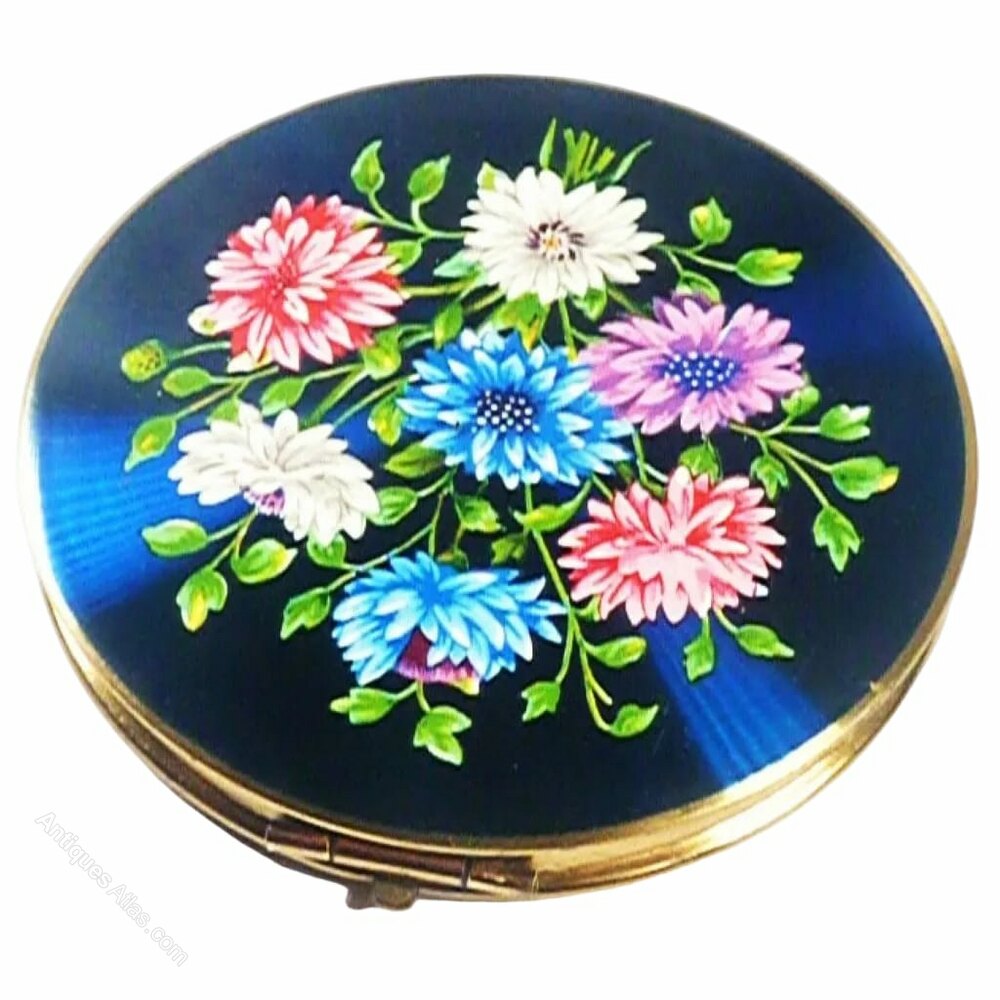 antiques_atlas's tweet photo. For SALE on Antiques Atlas we have this
Cobalt Blue Floral Stratton Powder Compact
https://t.co/9FpvRzunzx
From 
🎁The Vintage Compact Shop🎁
#strattonpowdercompact #strattoncompact #powdercompact https://t.co/5QRjj6z5gp