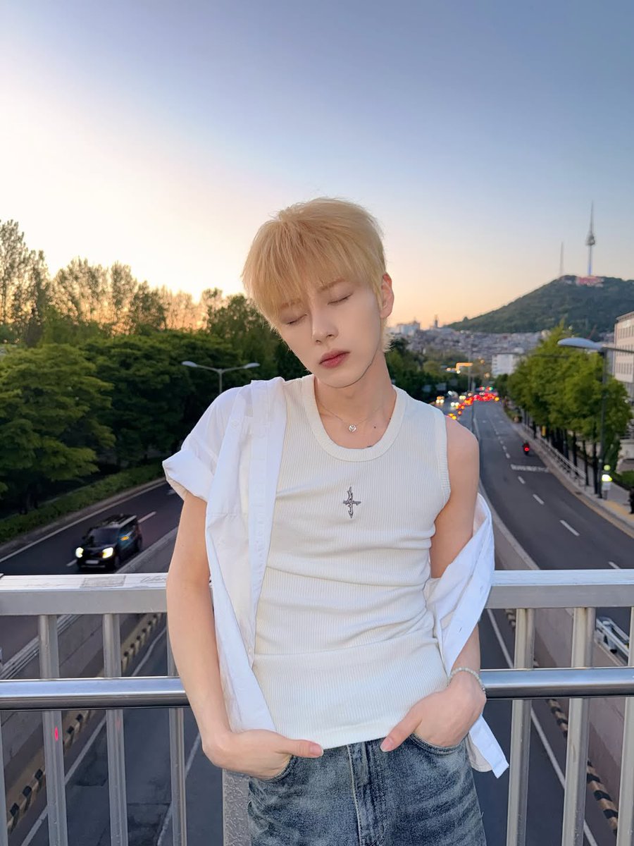 New!! 

หล่อมากครับโคฮี ผมสีนี้สดใสดีจัง ~ 🐥 
instagram.com/p/DX6ifQokqo8/…
#KOHI #JUNGHYUN #정현