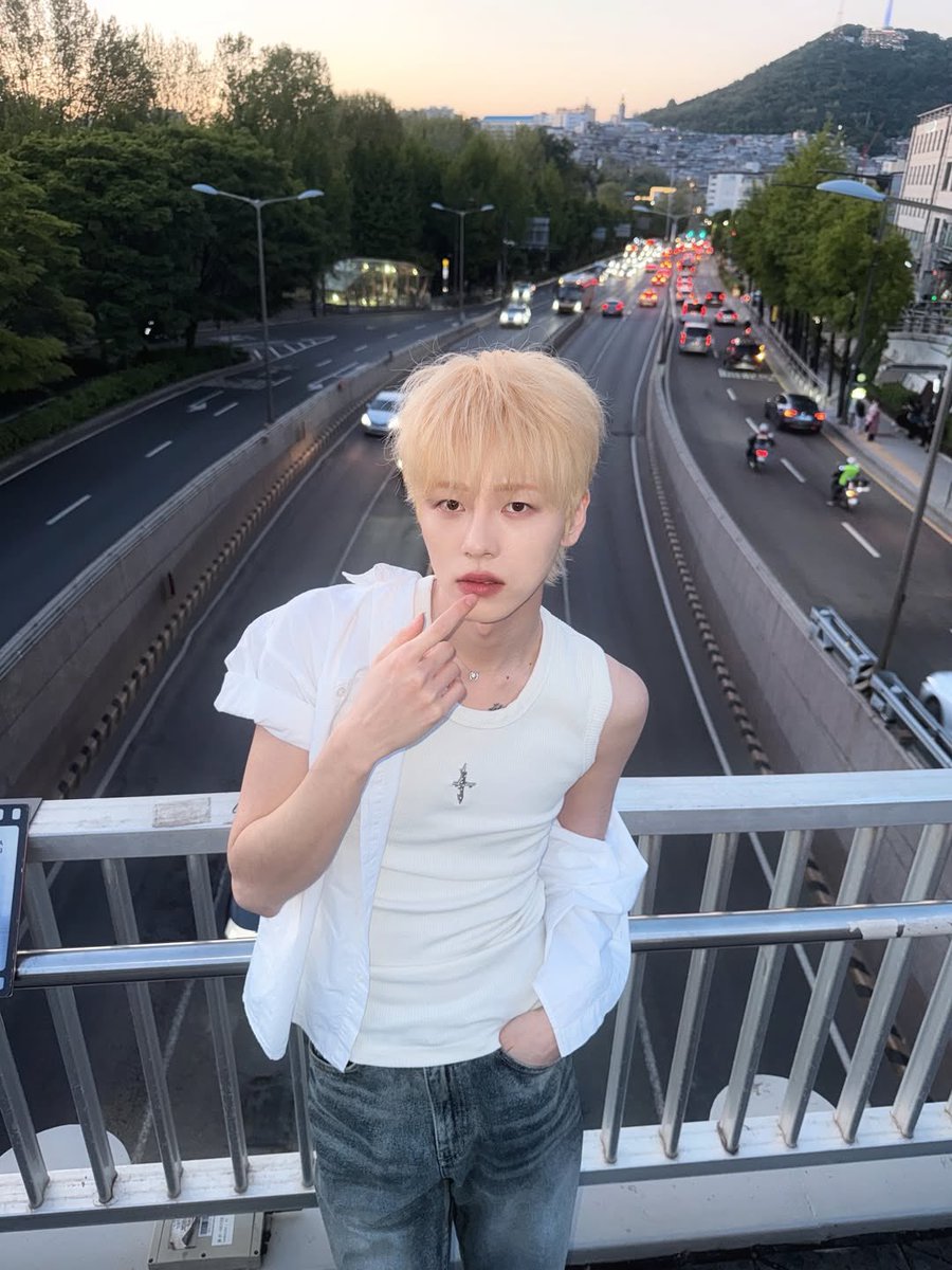 KohiThaiFc's tweet photo. New!! 

หล่อมากครับโคฮี ผมสีนี้สดใสดีจัง ~ 🐥 
https://t.co/9Rola6fYju
#KOHI #JUNGHYUN #정현 https://t.co/iohU1nUEeY