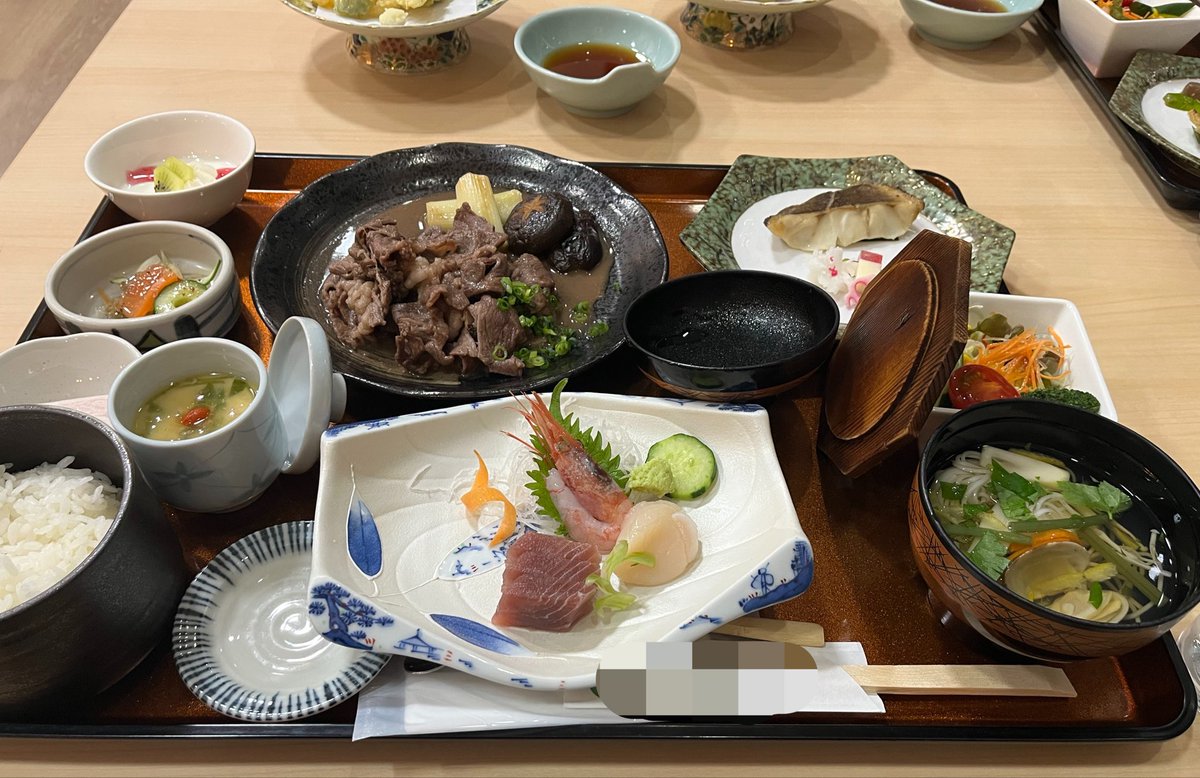 クァルラス tweet media