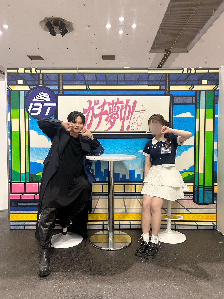 __KHZKI's tweet photo. 超特急 ガチ夢中 特典会 ツーショット6部
カイくん レポ
 #超特急_特典会  #ガチ夢中 https://t.co/1IKZ152J4C
