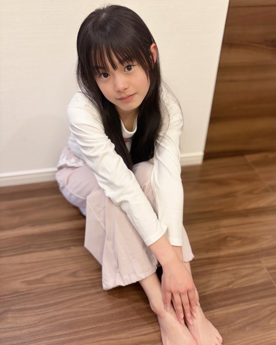 riop_wing's tweet image. GWだけど、昨日も今日もどこにも出掛けずに課題とか勉強をやってたよ〜！
えらいでしょ〜✨️( *¯ ꒳¯*)ｴｯﾍﾝ!
ゲームでマリオカートとかスポーツとかしたよ😁
ギャーギャー大盛り上がり🤣
楽しかった〜💖
#りおぴ #アイドル #モデル