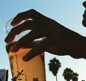 Alex Turner’s hands tweet media