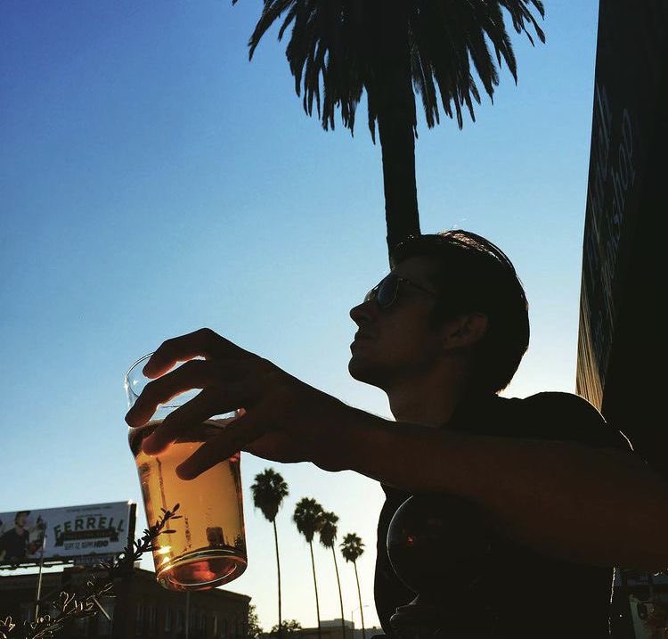 Alex Turner’s hands tweet media