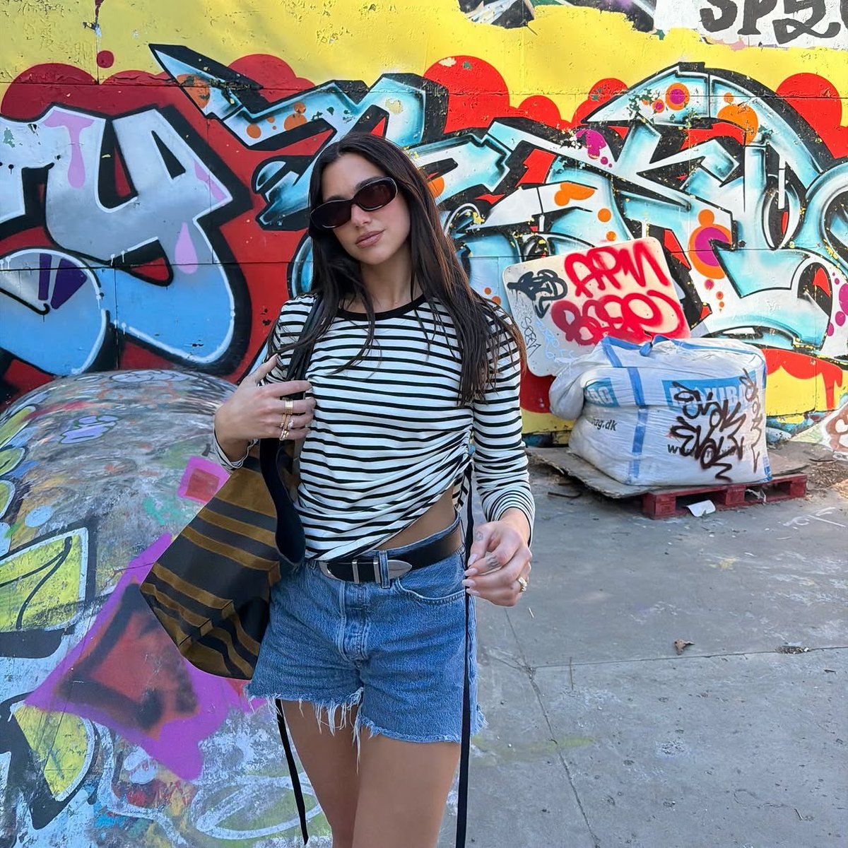 Dua Lipa Hungary (Fan) tweet media