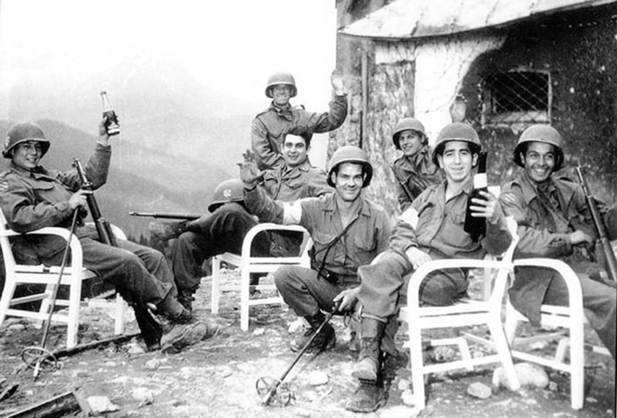 This day in 1945, American troops of the 3rd Infantry Division entered Berchtesgaden, and captured Hitler's Berghof house. 

The villa was badly damaged by bombing raids, and was set ablaze by retreating SS forces hours before the arrival of Allied forces. #WW2