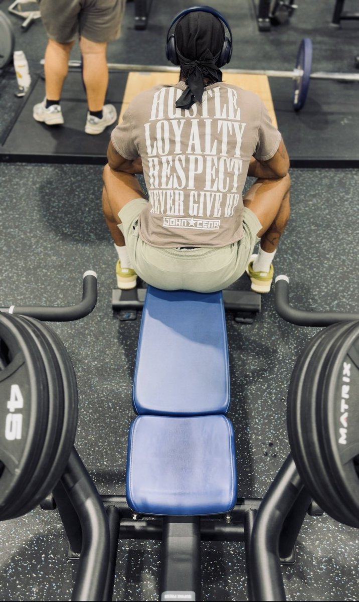 shreddedbystan's tweet image. hustle. loyalty. respect. (day 124/365) 💪🏾
#ShreddedByStan #ChestDay #workout #gym #fitness @Nike @nikestore @wwe
