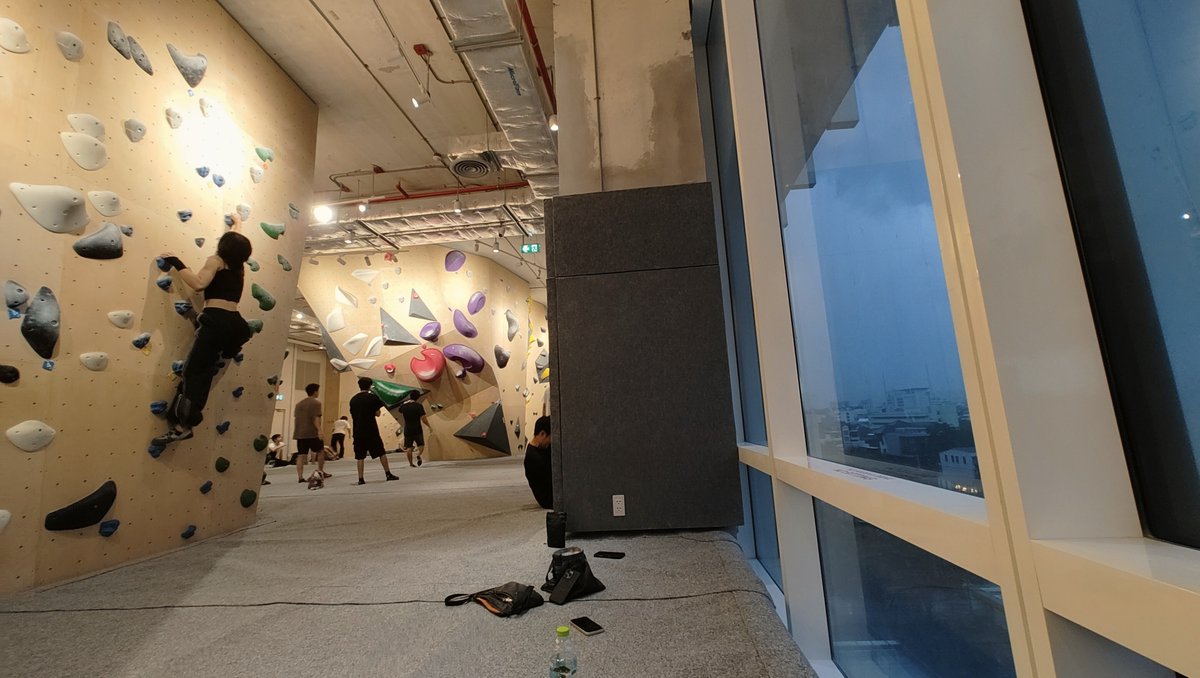 ฝนตกง่า
มาปีนผาหลบฝนกับตินไหมงับ 🥹