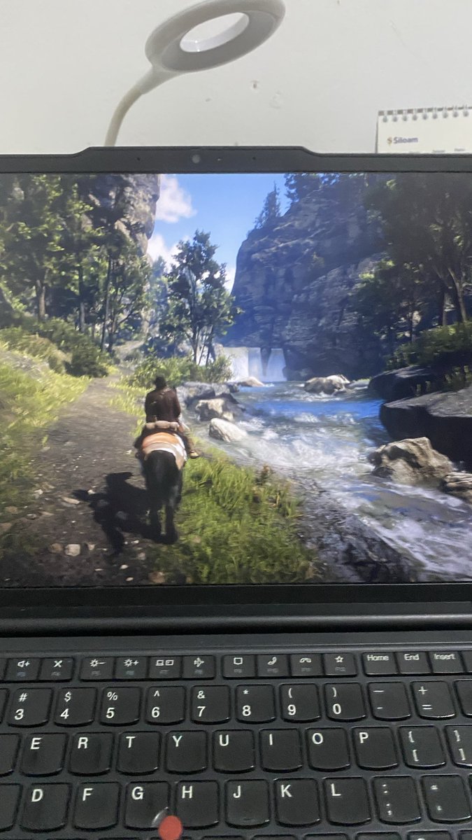 ardote's tweet image. Ini game indah banget yak.. wkwk ga apa2 lah telat 8 tahun main nya.￼ #RDR2 #Rockstar #Gaming