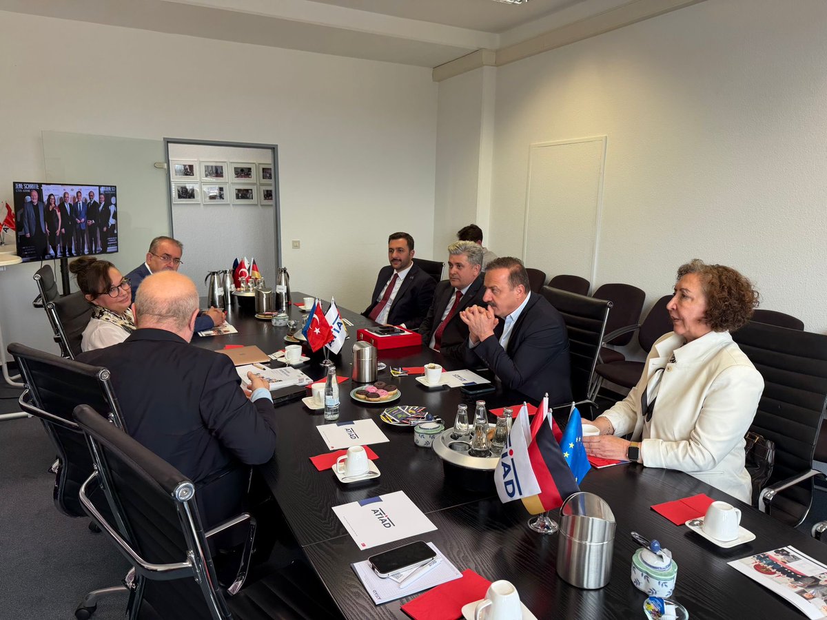 atiad_official's tweet photo. 🇩🇪 Die Delegation der Anahtar-Partei besucht ATİAD

🇹🇷 Anahtar Parti Heyeti ATİAD’ı Ziyaret Etti! https://t.co/r6kqBSlBUU