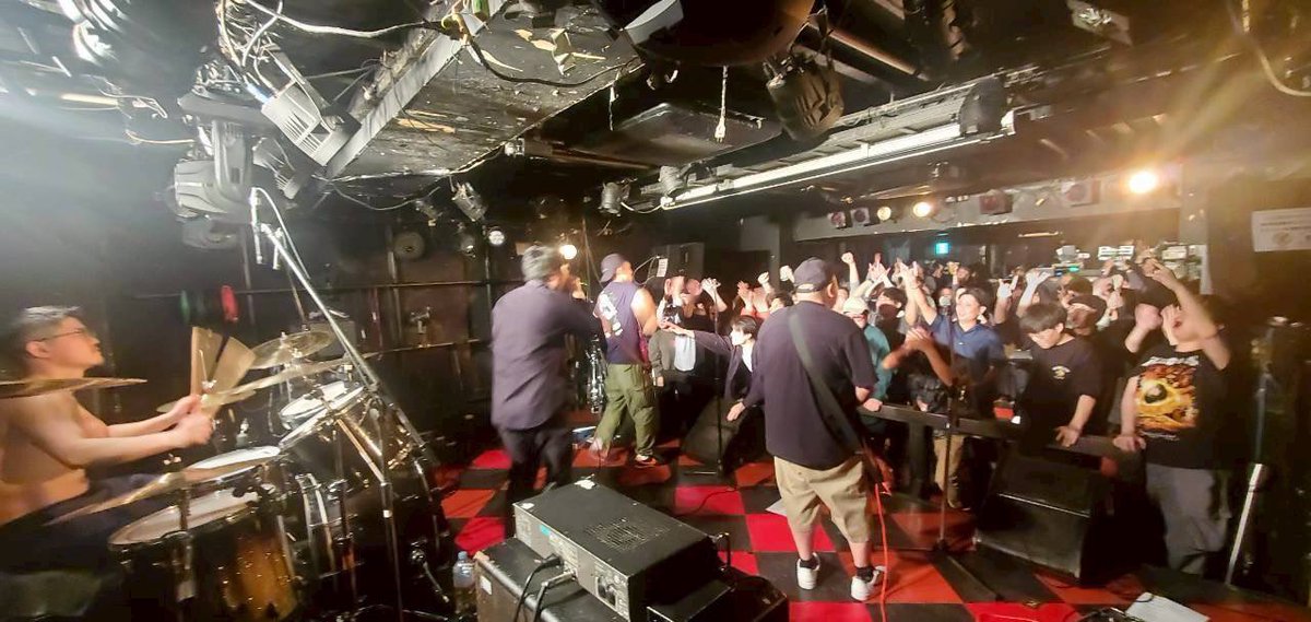 YK_0422's tweet photo. 拓大軽音OBライブ@新宿アンチノック
楽しかったです。
諸々無事に終われて良かったです。
皆様に大感謝。 https://t.co/fuHC9a5FN7