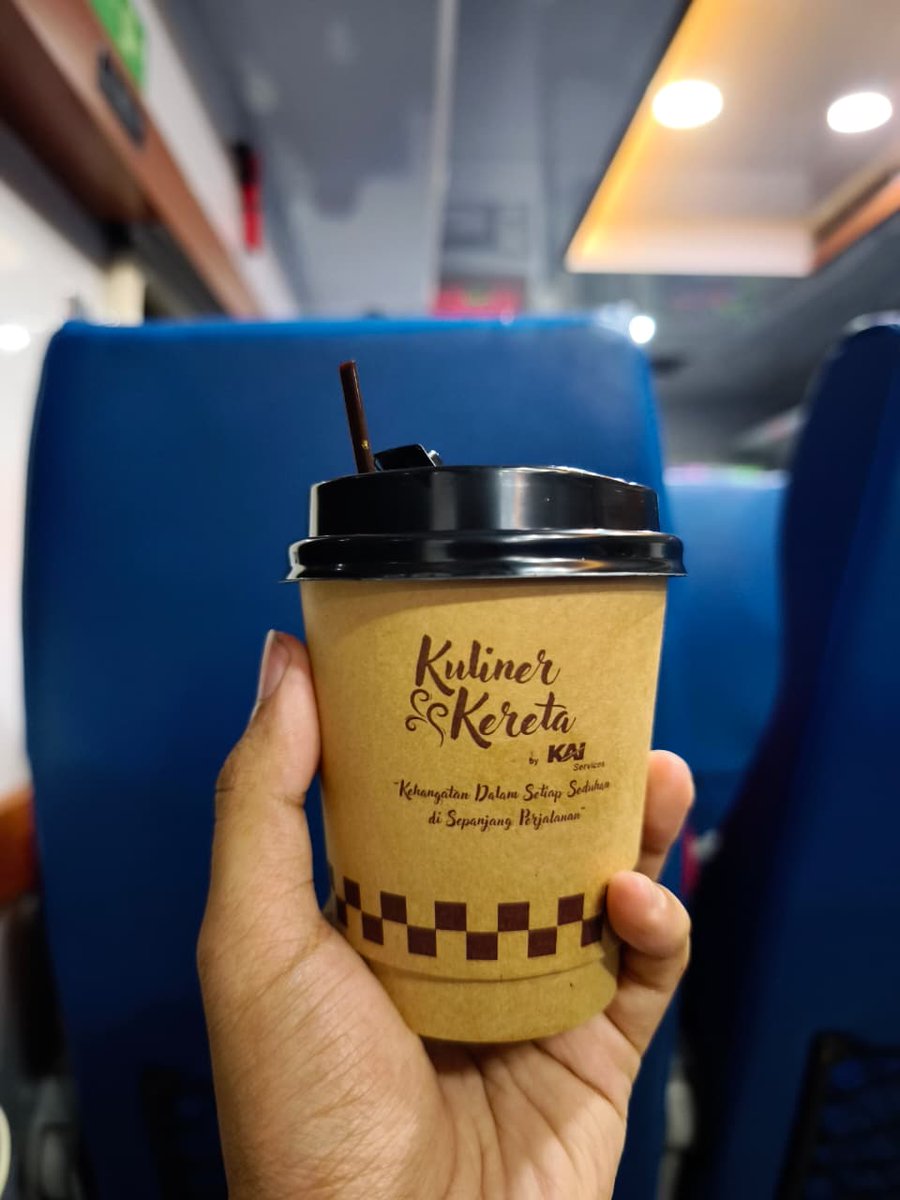 DedeAr69's tweet photo. Solo to Semarang hari ini. Prama banyubiru yang keliling manis juga semanis hot coklat ini walaupun dya putih. 🤭☺️ https://t.co/oGS196IYY9