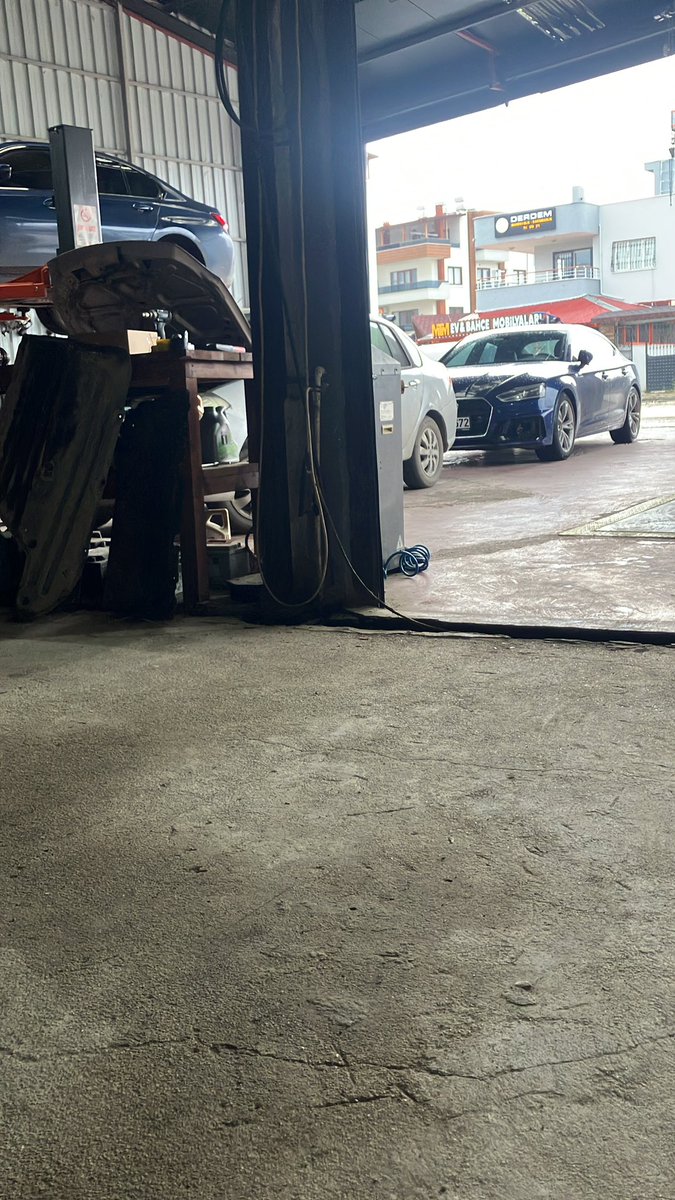 gamermechanic99's tweet image. Mid day work #mechaniclife #bmw #audi