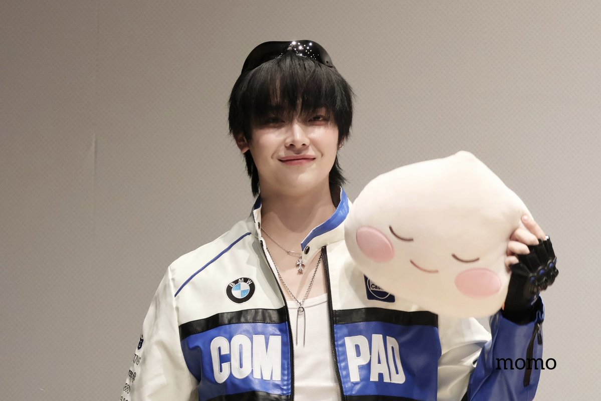 모모 tweet media