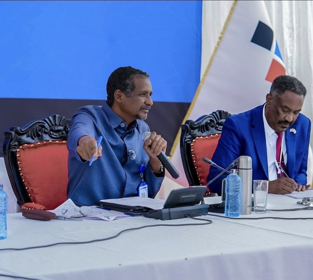 The Sudan genocaidaire Hemedti held a meeting to plan more massacres of women and children in Nairobi, complete with State furniture that is used in churches by President Ruto. (These ones do not have the GOK coat of arms). Keringet bottles of water with the brand wrap removed.