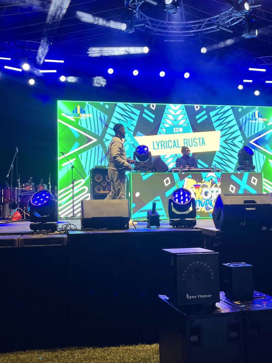 LyrikalBusta's tweet photo. Eswatini, y’all’s energy was out of this world, Siyabonga BoMakoti nani BoSbali. 👏🏾🇸🇿 https://t.co/2piShrR3XJ