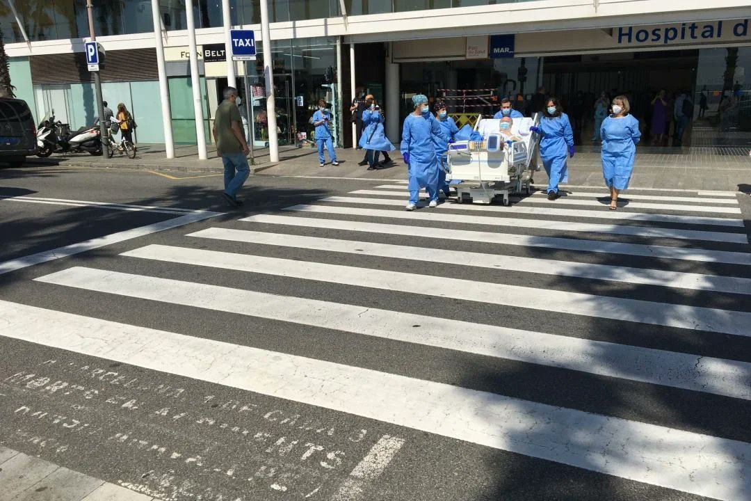purewords0's tweet image. Hospitals in Spain do organize programs where bedridden or elderly patients are taken to the beach to improve wellbeing and reduce stress.
This is part of therapeutic and palliative care initiatives.
#Spain #Healthcare #Wellbeing