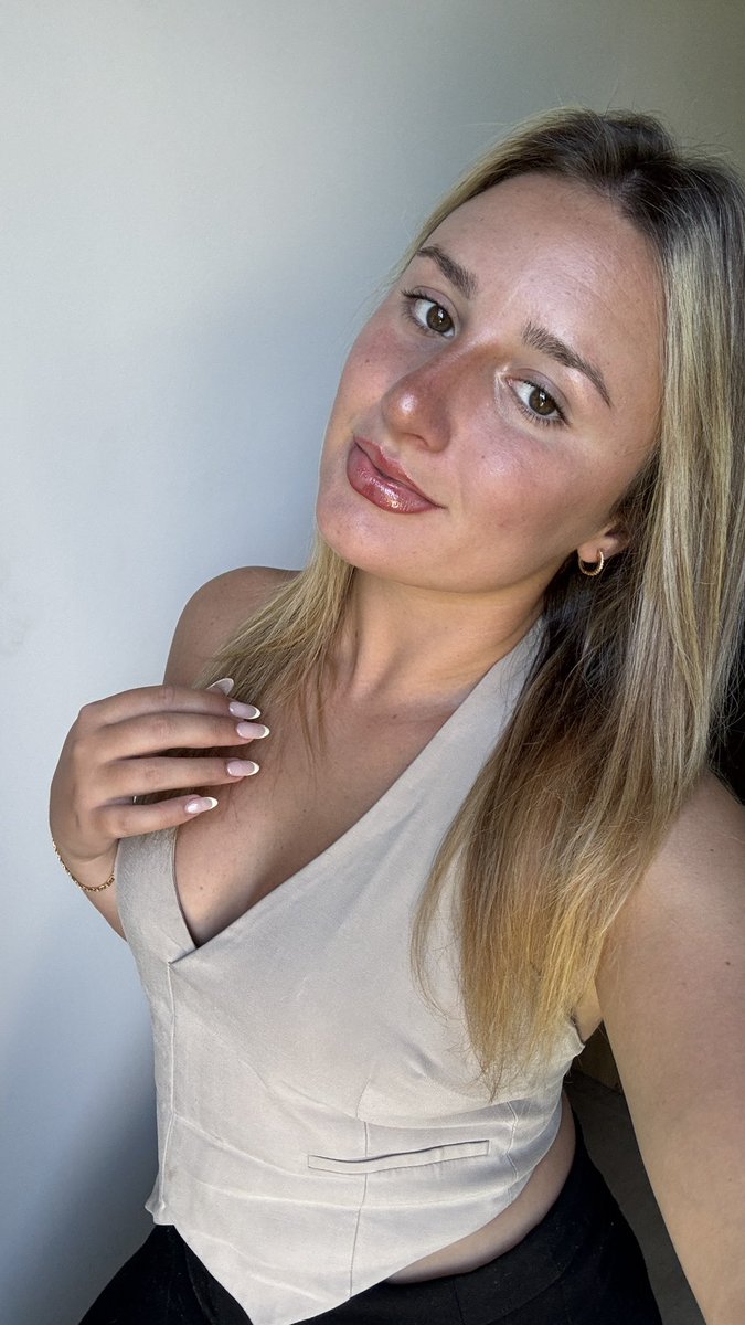Chloé🦋 tweet media
