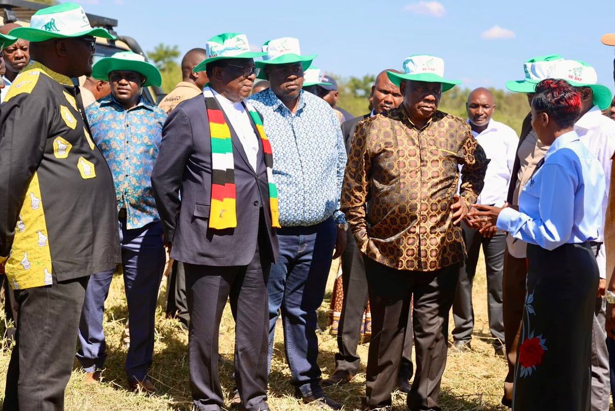 Hairdresse9808's tweet image. "Dr. Paul Tungwarara highlights Zimbabwe &amp;amp; South Africa's growing partnership! 🚀 Pricabe Farm's success &amp;amp; USD 581.9m exports show potential for investment &amp;amp; growth #ZIMSA #AfricaUnity 🇿🇼🇿🇦"

#Vision2030
#CAB3 Zvayendwaa