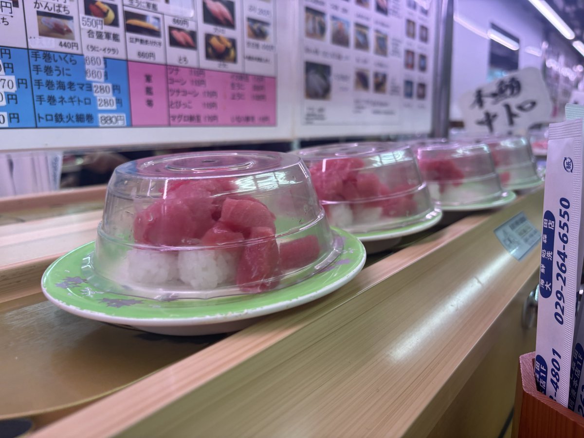 chatacosan's tweet photo. 去年のリベンジで茨城までお寿司連れてってもらった🍣
1時間半ぐらい並んだけど本当に並ぶ価値ありまくりですっ❕
なまくんありがと〜🫶🏻

写真撮ったつもりでこれしか撮ってないの悲しすぎる。 https://t.co/l3PFiKnaOA