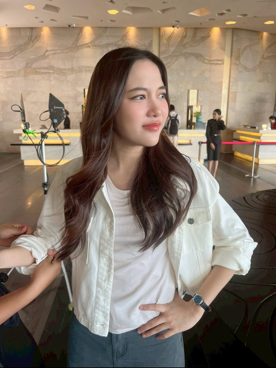 มุคริ - น้องไอรีนเอาไม้กวาดฟาดหมวดลม (เกือบ real) tweet media