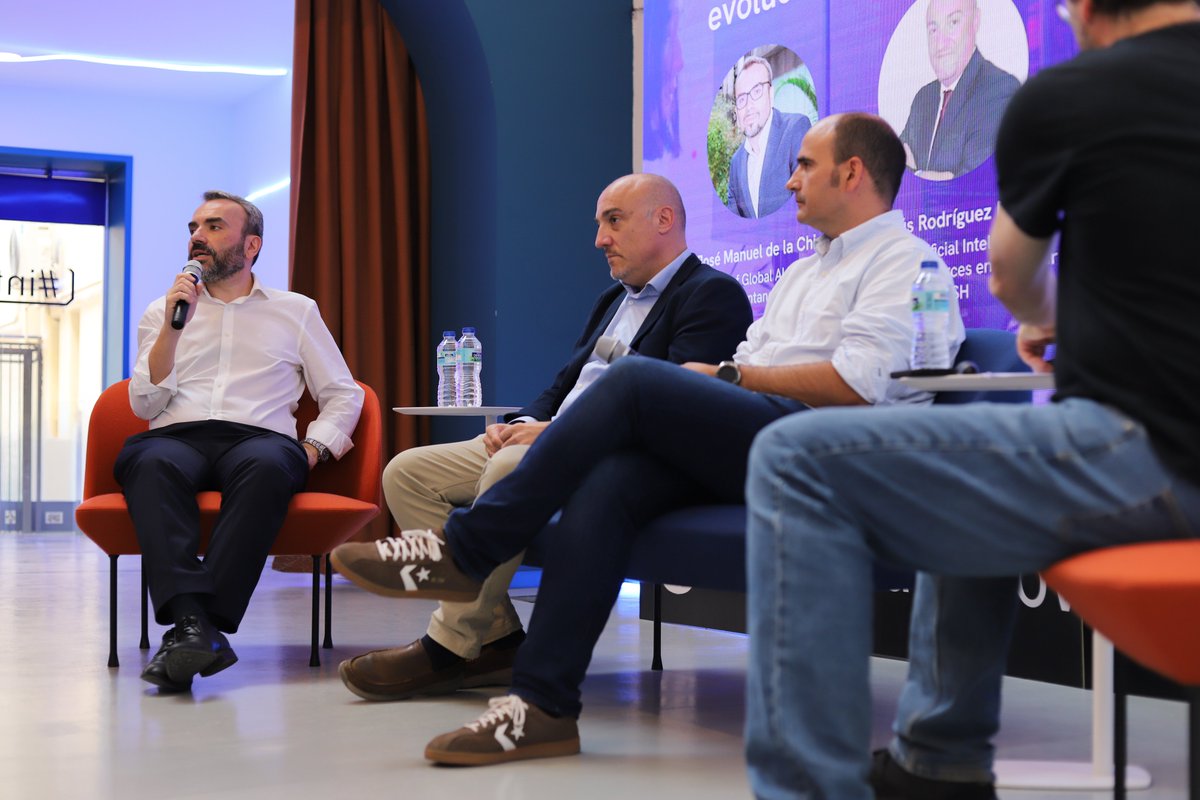 Diverger_ai's tweet photo. Si algo sacamos en claro de "Líderes en adopción de IA para el desarrollo de software en grandes corporaciones", es que hay ganas de tratar el tema de la IA con profundidad.

Desde el equipo de Diverger, queremos agradecer a todas y cada una de las personas que participaron en el evento:

💙 Desde las que asistieron presencialmente hasta las que lo siguieron en remoto.
💙 A los ponentes Juan Carlos Marchena, @Delachica, Jesús Rodríguez, Augusto Ruiz, @esther_checa y Jorge Valero.
💙 A Lara Olano y sus compañeras de @milmadrid_ por la paciencia y todas las facilidades que han puesto para que todo saliese perfecto.
💙 A @AlbertoB_77 y @joselcs por moderar las mesas y conducir el evento.

Y, por supuesto, a todos los que compartisteis el encuentro o nos disteis feedback después. ¡Gracias, gracias y gracias por todo!

https://t.co/CjzFmPEtgu