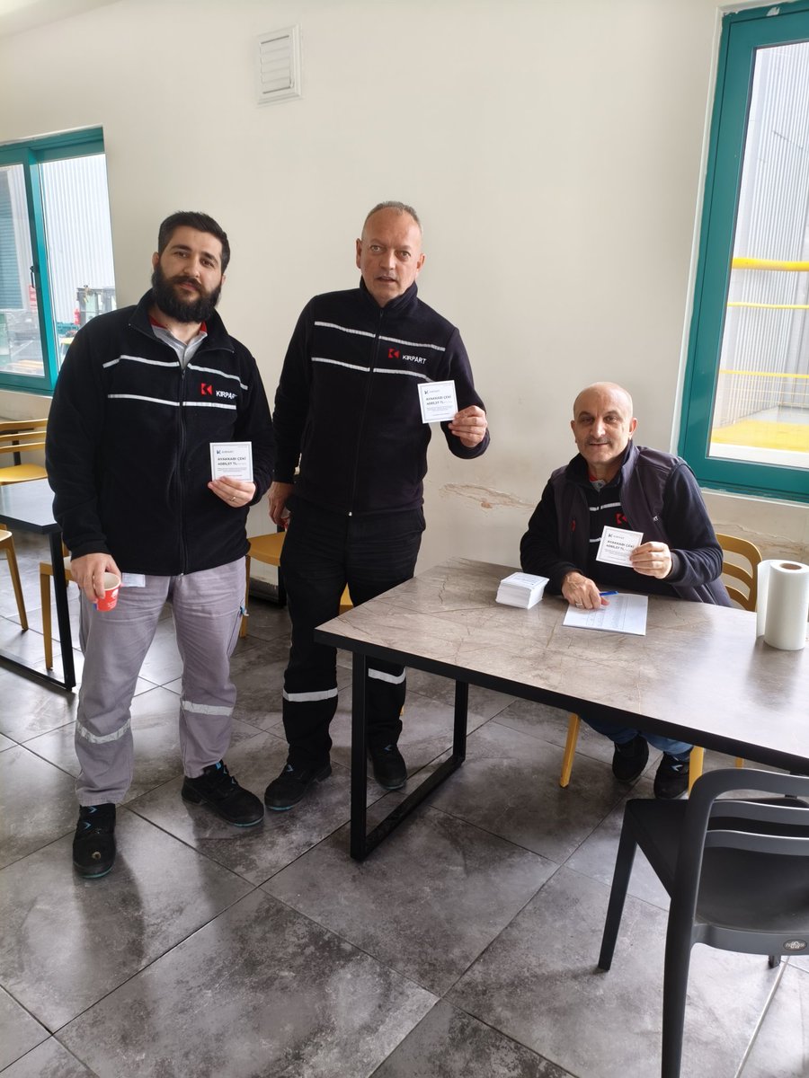 Cevdet2017's tweet photo. Sendikal Kazanımlarımızdan Olan Ayakkabı Çeklerimizin Dağıtımı Başlamıştır.
Güle Güle Kullanın
#TürkMetalSendikası
#GemlikŞube
#KırpartAş
#BirlikteGüçlüyüz https://t.co/DGCpDTcT1f