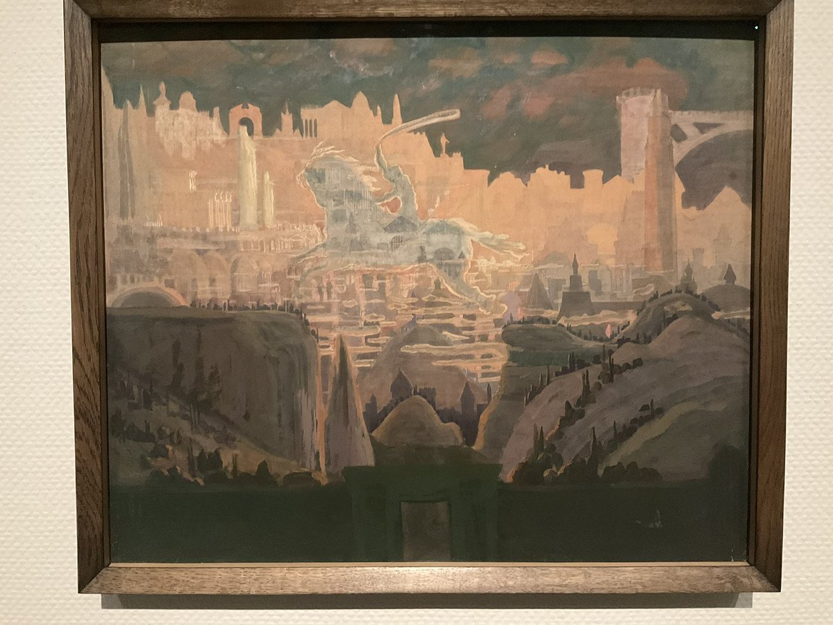 2020rumi's tweet photo. 国立西洋美術館で開催中の展覧会
「チュルリョーニス展　内なる星図」、心に深く響きました
音楽的構成をもつ絵画作品が展示
自作曲が会場で流れ、視覚と聴覚が交差、そして融合

「内なる星座」について考えています

素晴らしい展覧会は余韻がすごいですね

#国立西洋美術館
#チュルリョーニス展 https://t.co/eukAoYYLIr