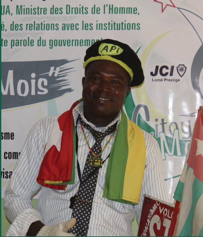 Lome_Graph's tweet photo. PORTRAIT: Api Togo, le “feu tricolore humain”  qui défie le chaos d’Aflao Gakli

https://t.co/nxXUydFXmj

Rejoignez notre groupe WhatsApp via 👇:
https://t.co/p3QshHFst6 https://t.co/Ztu6rpgfTn