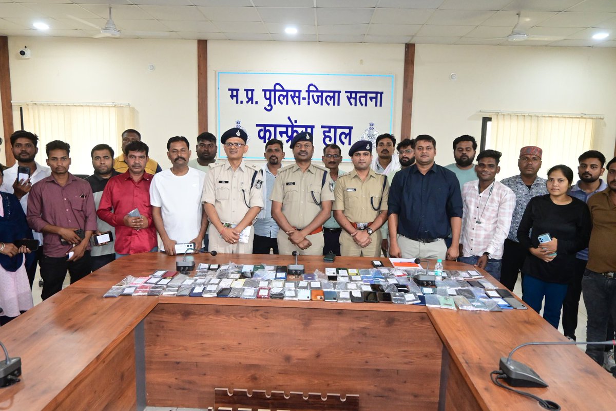 satna_sp's tweet photo. दिनांक: 04.05.2026 – ऑपरेशन रिंगटोन 2.0 के तहत सतना पुलिस ने CEIR पोर्टल की मदद से ₹29.31 लाख के 155 गुम मोबाइल ट्रेस कर वास्तविक मालिकों को लौटाए।
पुलिस अधीक्षक श्री हंसराज सिंह के निर्देशन में साइबर सेल एवं थाना टीमों ने तकनीकी विश्लेषण कर विभिन्न राज्यों से मोबाइल बरामद किए। https://t.co/ROu8ACn0XL