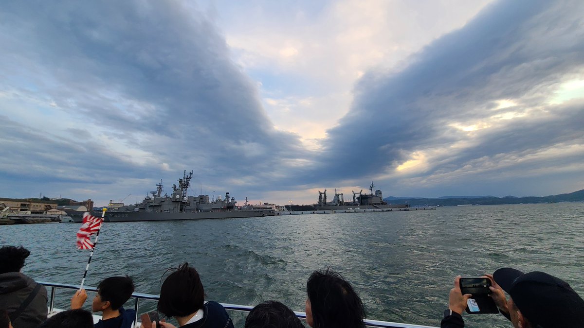 shige_emon's tweet photo. 艦船めぐり！ https://t.co/Fqo1GwtwNi