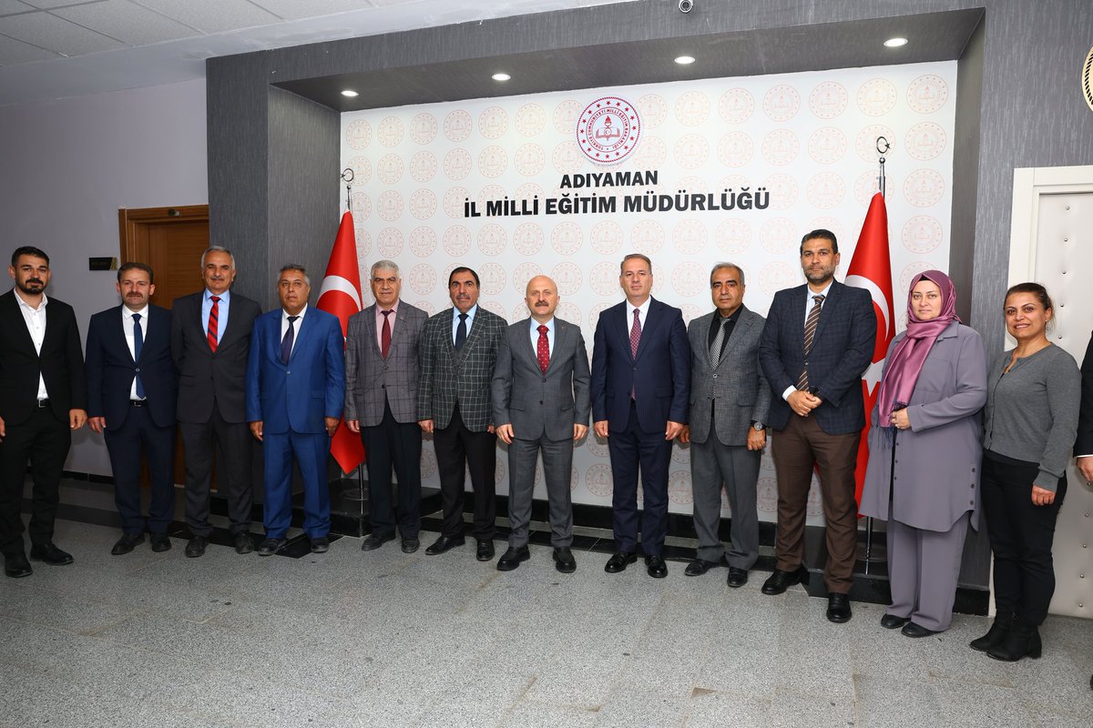 📍 İl Milli Eğitim Müdürlüğü      

30 Nisan 2026 tarih ve 2026/123 sayılı Cumhurbaşkanlığı Kararnamesi ile Aydın Valiliği görevine atanan Valimiz Sayın <a href="/DrOsmanVarol/">Dr Osman Varol</a>, İl Milli Eğitim Müdürlüğüne veda ziyaretinde bulundu.

İl Milli Eğitim Müdürü Ali Tosun ve kurum personeliyle