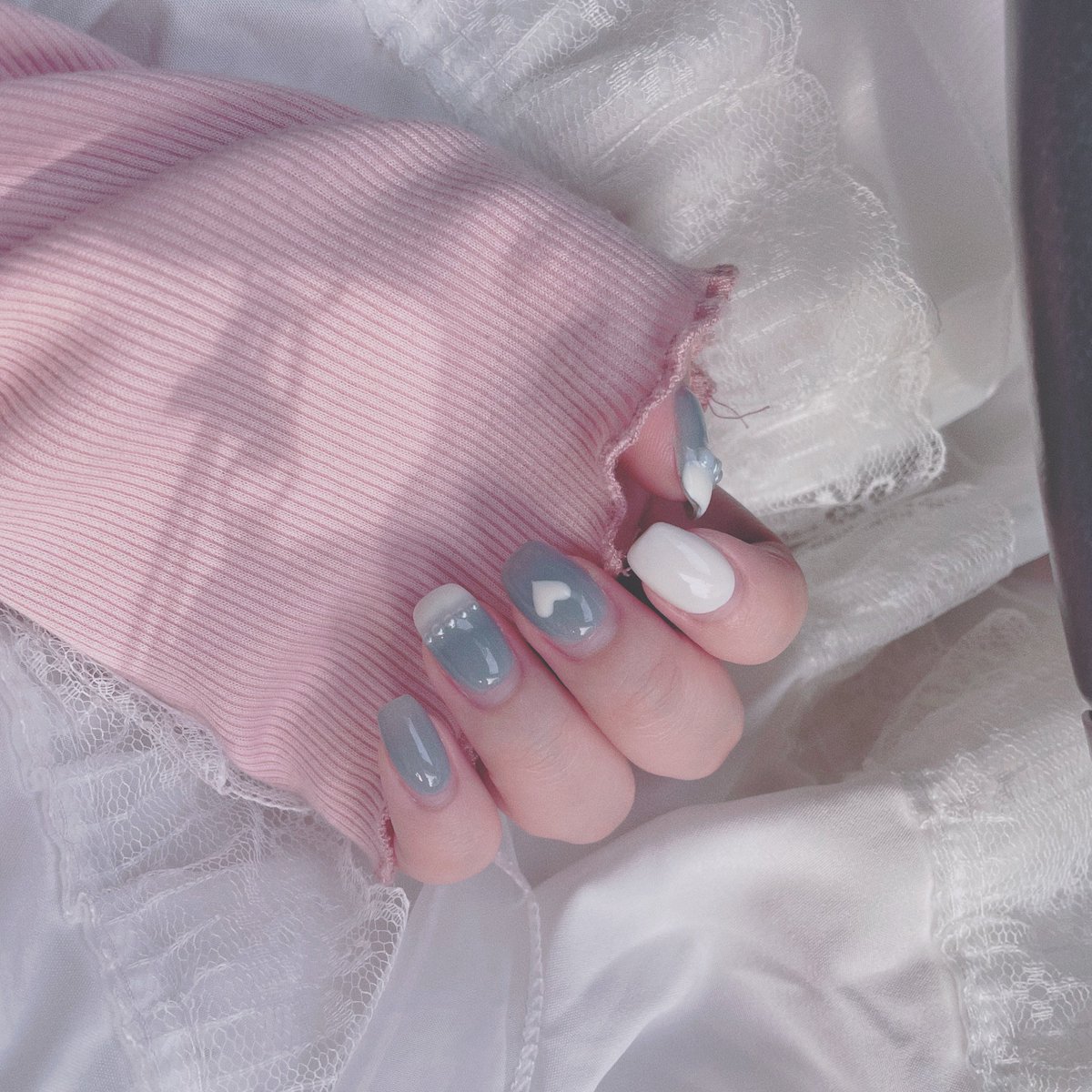次のネイルどうしよう〜💅