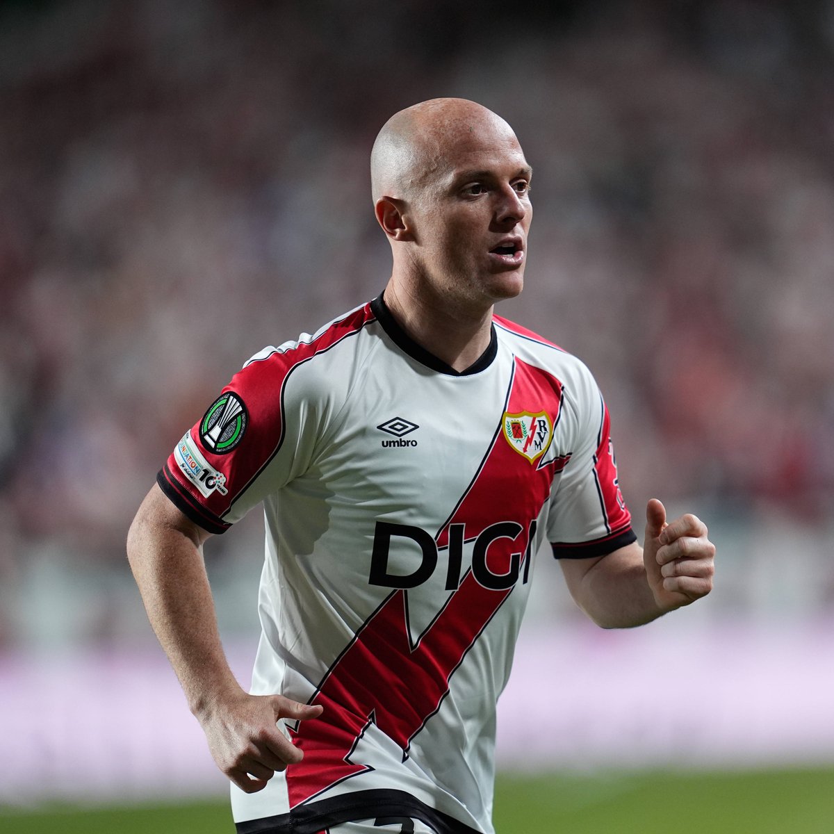 🎁❤️ ¡REGALAMOS LA CAMISETA DEL RAYO!

Si hoy gana el Rayo Vallecano con gol de Isi, regalamos su camiseta entre los que den RT y nos sigan.

🍀 ¡Mucha suerte a todos! #UECL