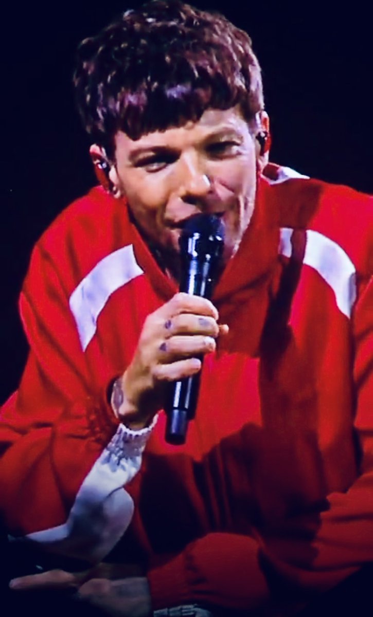 BarbarellaLi's tweet photo. My shortest trip to London ever - blinked twice & it was over. Came for one reason only: Louis Tomlinson… & as always it was worth every second, every mile & every level of sleep deprivation.

I’m already back at work, looking alive but functioning purely on concert memories, caffeine & whatever chemical reaction happens in my brain after seeing Louis live.

The show… wow. One of those nights where you forget your phone exists & just stand there, taking in every moment because deep down you know you’ll be missing it the second it’s over.

Thank you, Louis - for the music, the chaos, the comfort, the nostalgia & for somehow ruining my ability to act normal after your shows.

Until next time…♥️

@Louis_Tomlinson 🫶
#HDWGHWTLondon