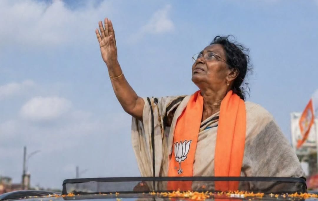 Ram_Bhakt_s's tweet photo. I don't know about the others, but I truly wants this lady to win💯

#RealChanakya https://t.co/mqGtXoDgYG